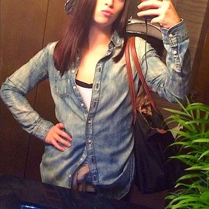 LEVI’S DENIM SHIRT!